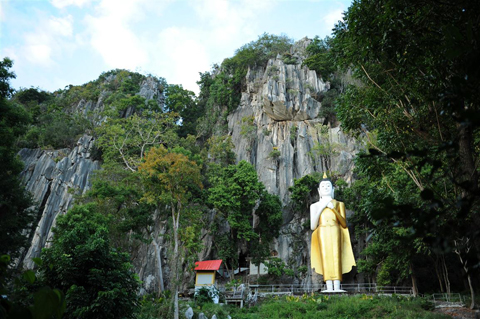 06 วัดเขาฉกรรจ์