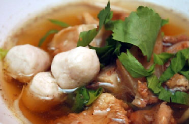 ก๋วยเตี๋ยวหมูตุ๋นเจ๊๊พัชร